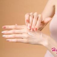 Massagem nas mãos após manicure Regras para massagem nas mãos em casa