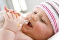 Qual deve ser a rotina diária de um bebê e como estabelecê-la?